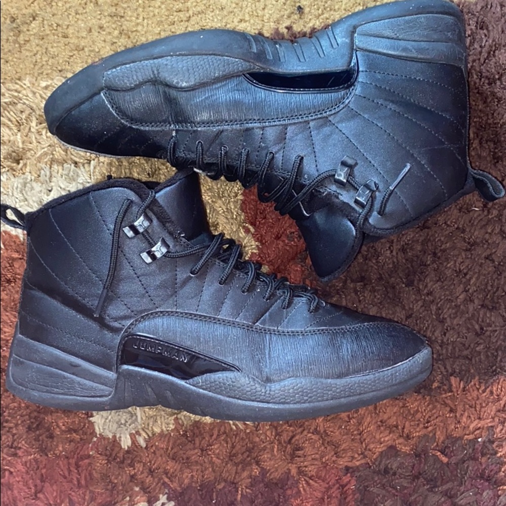 retro jordan 12’s winter black slightly used
